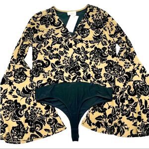 Ember Velvet Floral Lace Flare sleeve Bodysuit SMALL NWT